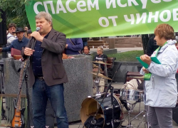Глава «Яблока» обвинил Собянина в "зачищении улиц" Москвы Глава «Яблока» обвинил Собянина в "зачищении улиц" Москвы