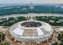 Танцующий фонтан у Лужнецкой набережной будет бить из Москвы-реки Танцующий фонтан у Лужнецкой набережной будет бить из Москвы-реки