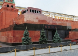 Мавзолей Ленина закрыли до 15 мая из-за подготовки ко Дню Победы Мавзолей Ленина закрыли до 15 мая из-за подготовки ко Дню Победы