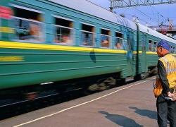 Пассажир электрички "Петушки-Москва" выпал из вагона во время курения Пассажир электрички "Петушки-Москва" выпал из вагона во время курения