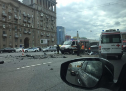 Водитель правительственного авто разбился в аварии на Кутузовском Водитель правительственного авто разбился в аварии на Кутузовском