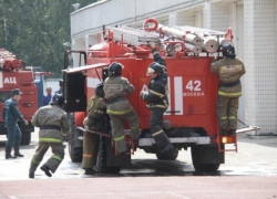 Пять человек спасли сотрудники МЧС во время пожара в Люблино Пять человек спасли сотрудники МЧС во время пожара в Люблино