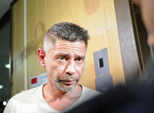 Лишенный прав вождения актер Николаев задержан на авто в центре столицы Лишенный прав вождения актер Николаев задержан на авто в центре столицы
